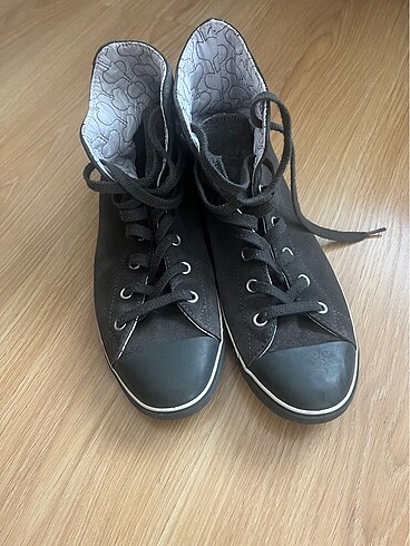 uzun converse