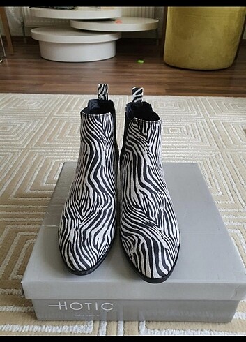 Zebra desen hotic bot - Görsel 5