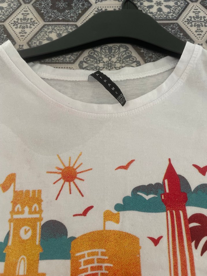 Beyaz Antalya Baskılı Kısa Kollu Tişört - Görsel 4