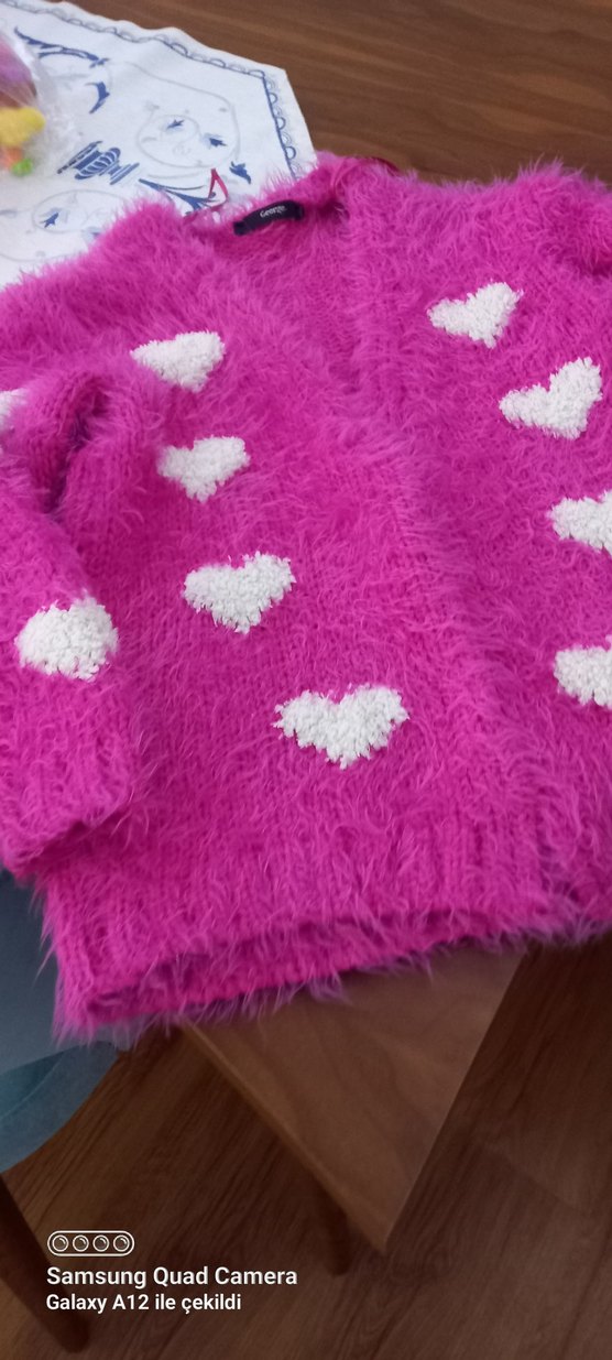 Pembe Kalp Nakışlı Kürk Detaylı Kız Hırka - Görsel 2