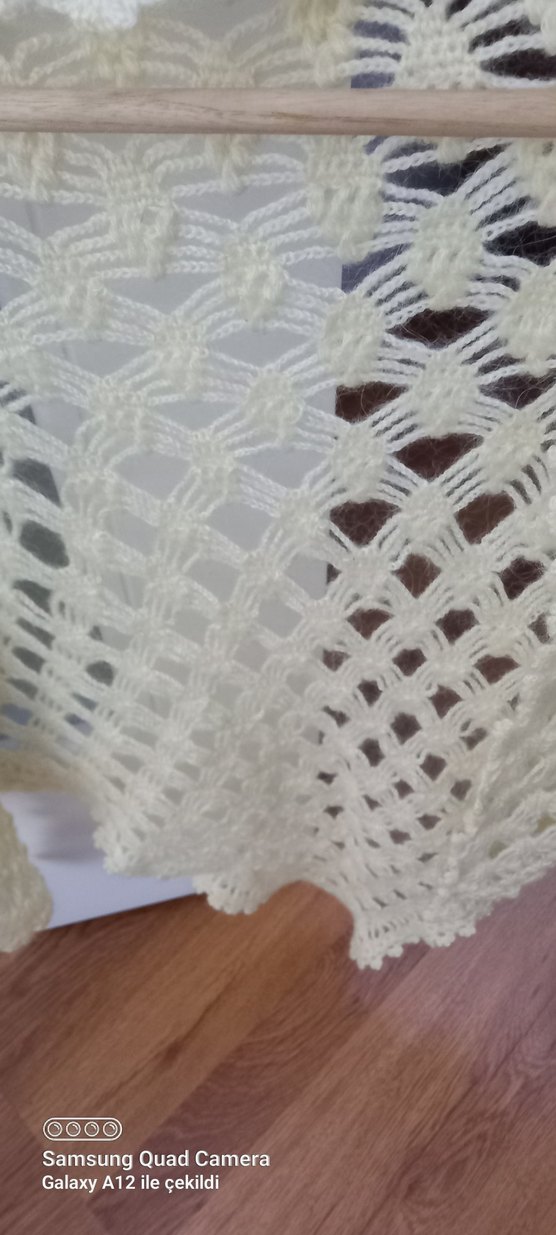 Kadın Beyaz Örgü Dantel Detaylı Şal - Görsel 4