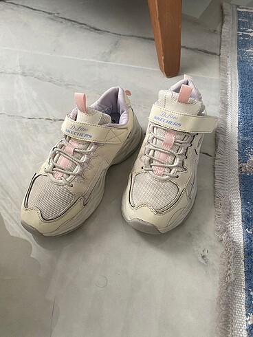 Skechers
