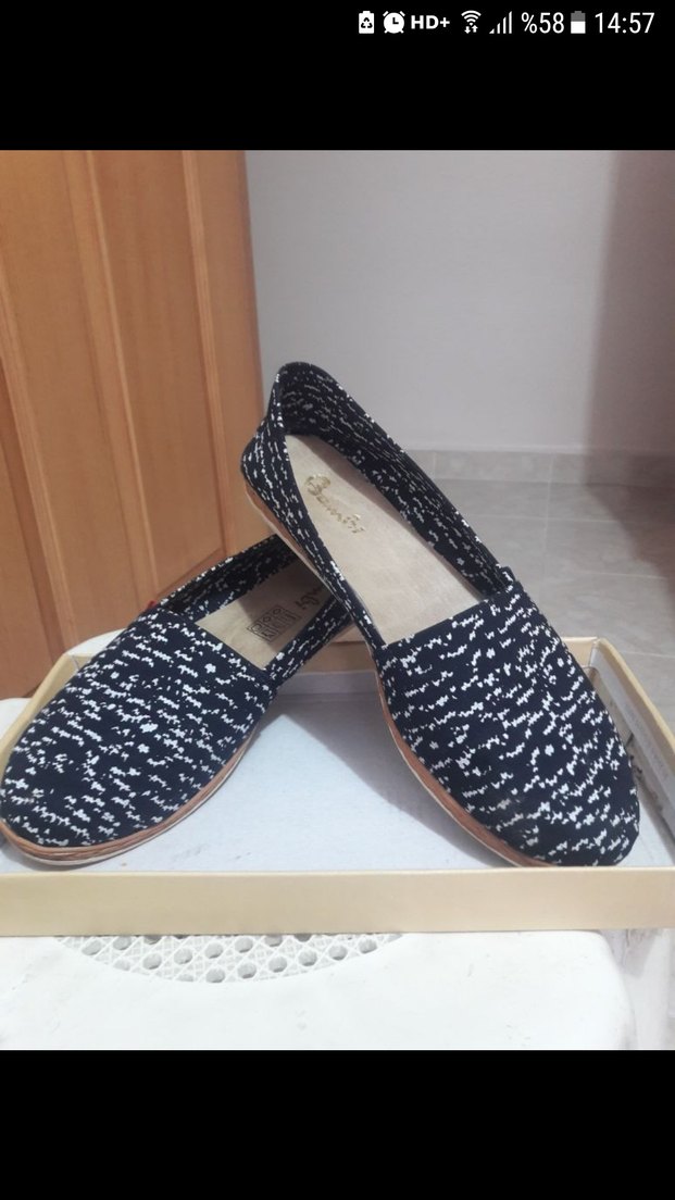 Şıklık ve Rahatlık: Lacivert Desenli Slip-On Ayakkabı — görsel 3/5