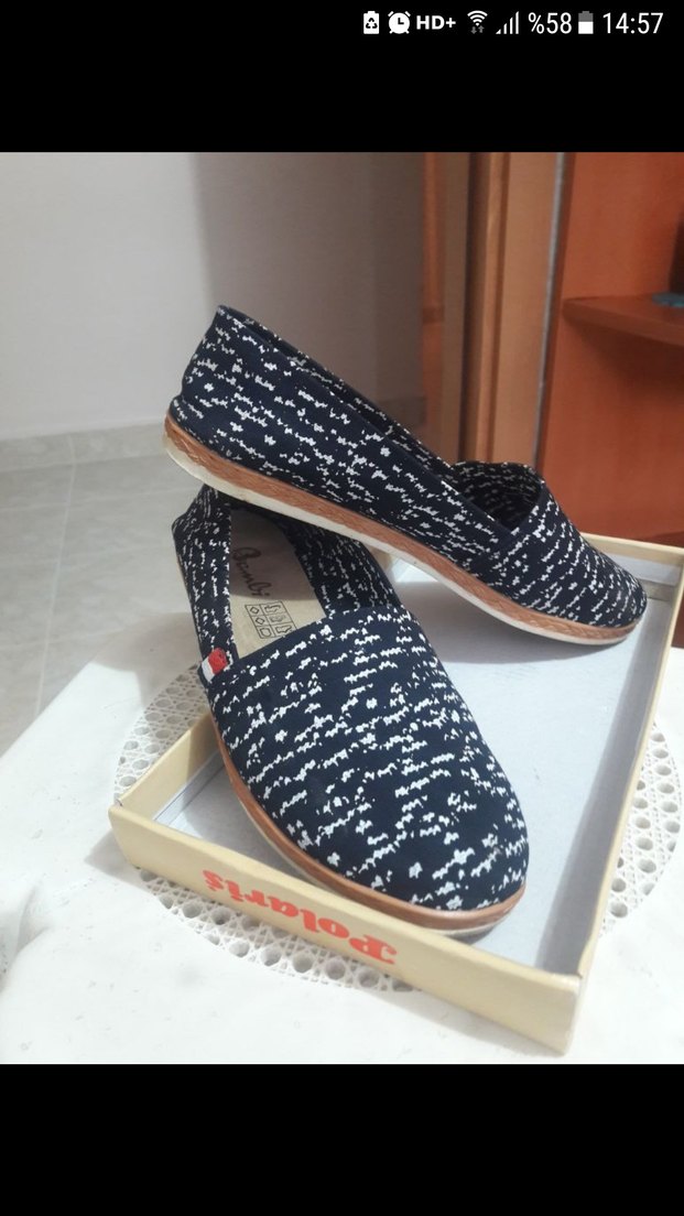 Şıklık ve Rahatlık: Lacivert Desenli Slip-On Ayakkabı — görsel 4/5