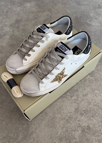 Golden Goose Deluxe ürünü