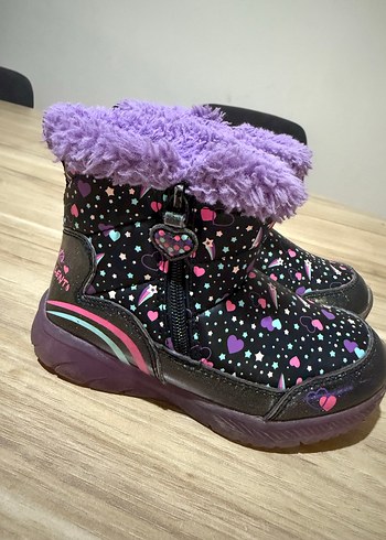 25 Beden Kız çocuk skechers 25 numara ışıklı bot