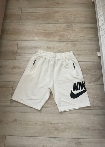 Nike Beyaz Sort Rahat Ve Sik Spor Stil