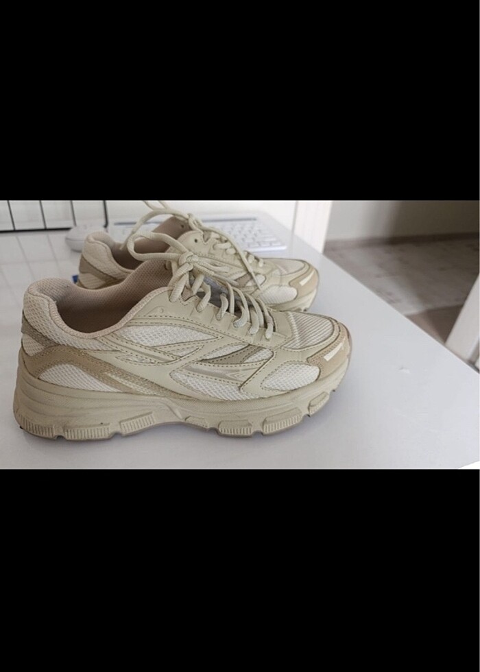 pull and bear spor ayakkabı 38 beden - Görsel 3