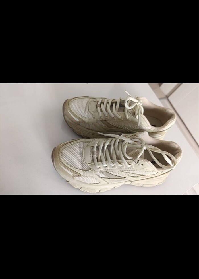 pull and bear spor ayakkabı 38 beden - Görsel 2