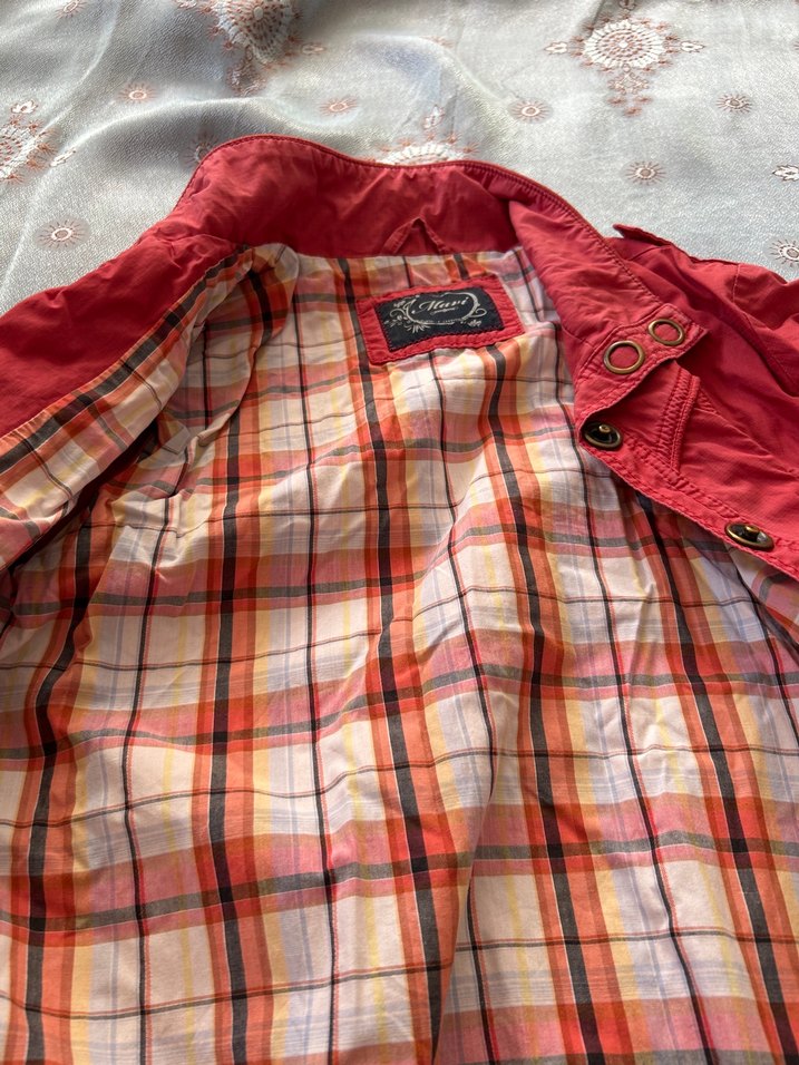 Kırmızı Düğmeli Kadın Ceket - Görsel 3