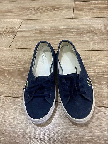 Lacoste babet