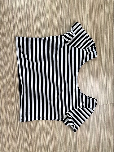 H&M kısa üst