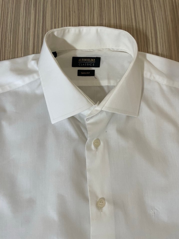 Beyaz Düğmeli Erkek Gömlek - Görsel 4