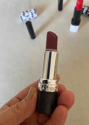 Koyu Kırmızı Ruj Seti - Görsel 2