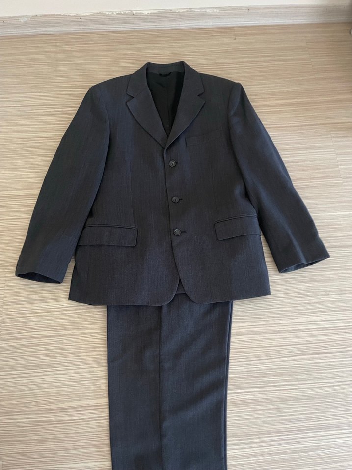 Gri Düğmeli Erkek Takım Elbise - Görsel 2