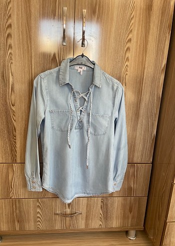 Paige Sik Ve Rahat Acik Mavi Denim Gomlek