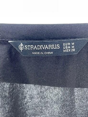 m Beden siyah Renk Stradivarius Gömlek %70 İndirimli.