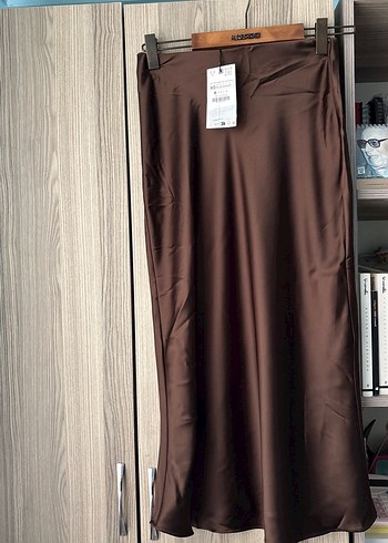 Zara Kadın Kahverengi Midi Saten Etek