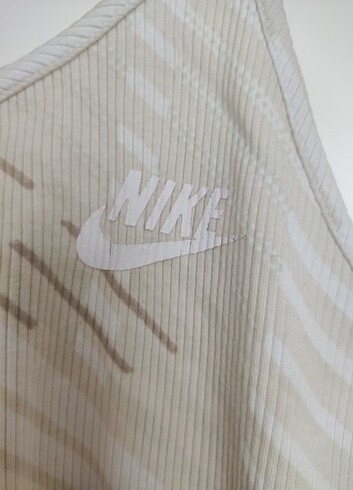 l Beden beyaz Renk Nike askılı 