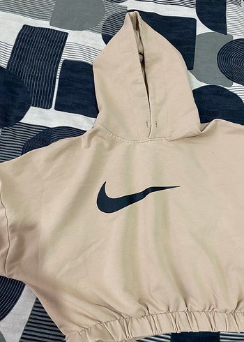Nike Bej Kapusonlu Spor Sweatshirt