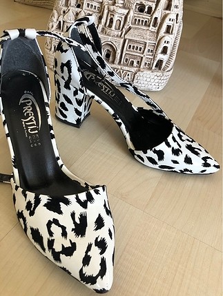 Markasız Ürün Zebra topuklu