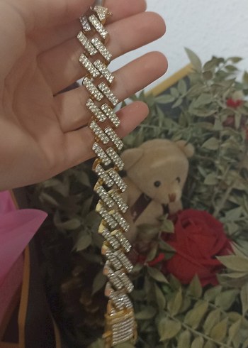 Zincir Detaylı Altın Renkli Bileklik - Görsel 2