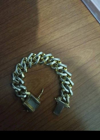 Zincir Detaylı Altın Renkli Bileklik - Görsel 3