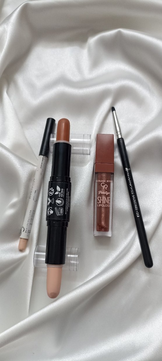 az kullanılmış makyaj seti - Görsel 2