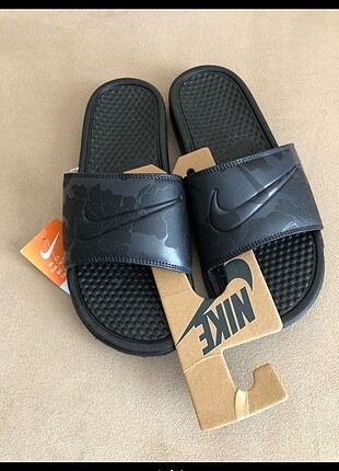 Orjinal nike bedli rahat terlik 40.5 numaradır