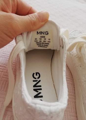 Kız Çocuk Beyaz Nakışlı Bağcıklı Spor Ayakkabı - Görsel 5