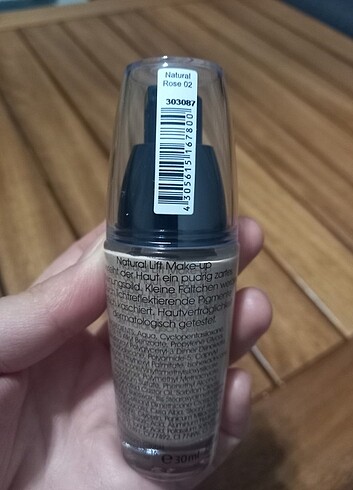 L'Oréal Paris Rival fondöten 