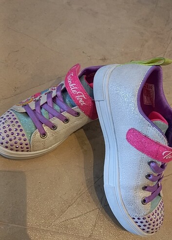 Az kullanildi isikli skechers