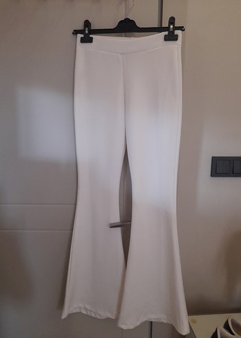 Zara Sikligin Simgesi Beyaz Yuksek Bel Firfirli Pantolon