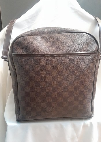 Louis Vuitton Kahverengi Damali Deri Omuz Cantasi