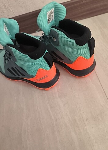 Adidas Adidas çocuk bot