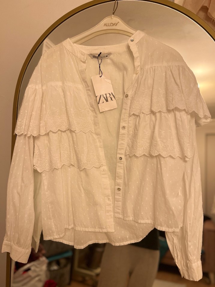 Beyaz Nakışlı Fırfırlı pamuklu Gömlek - Görsel 2