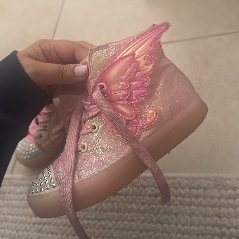 Pembe Parlak Kanatlı Kız Spor Ayakkabı - Görsel 4