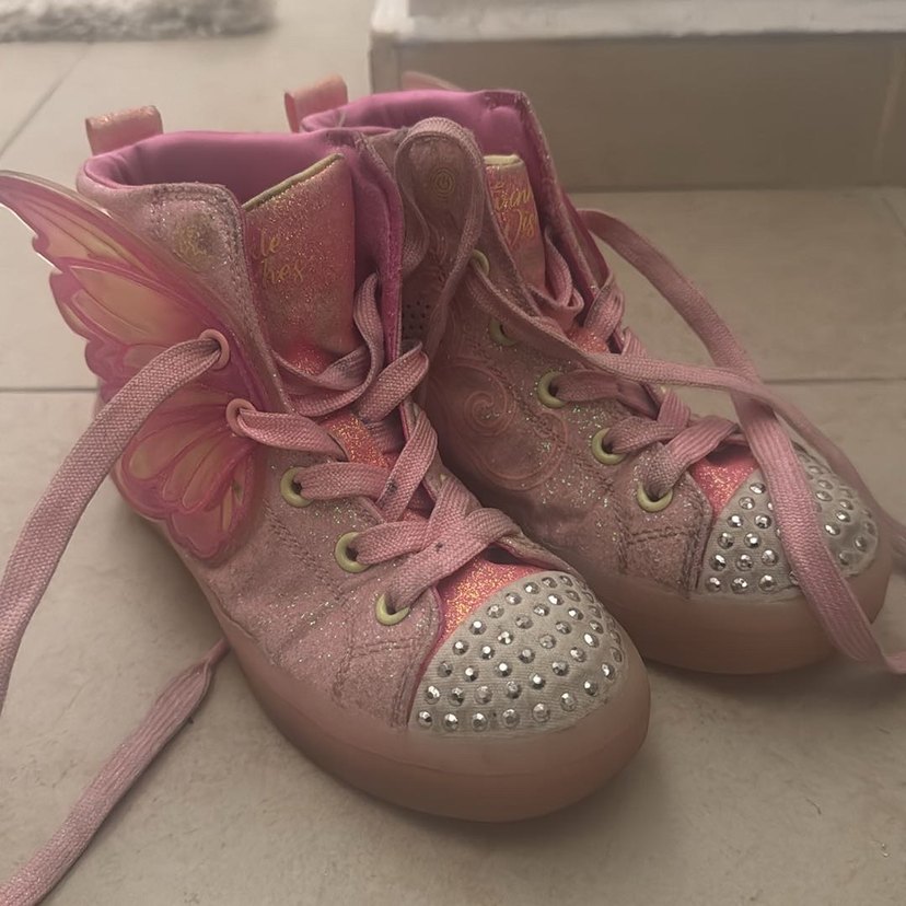 Pembe Parlak Kanatlı Kız Spor Ayakkabı - Görsel 3