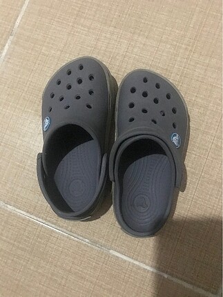 25 Beden haki Renk Crocs terlik