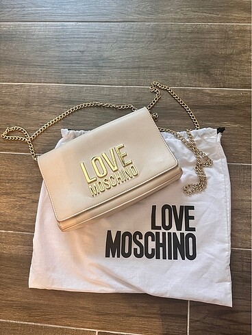 Ekru Love Moschino çanta