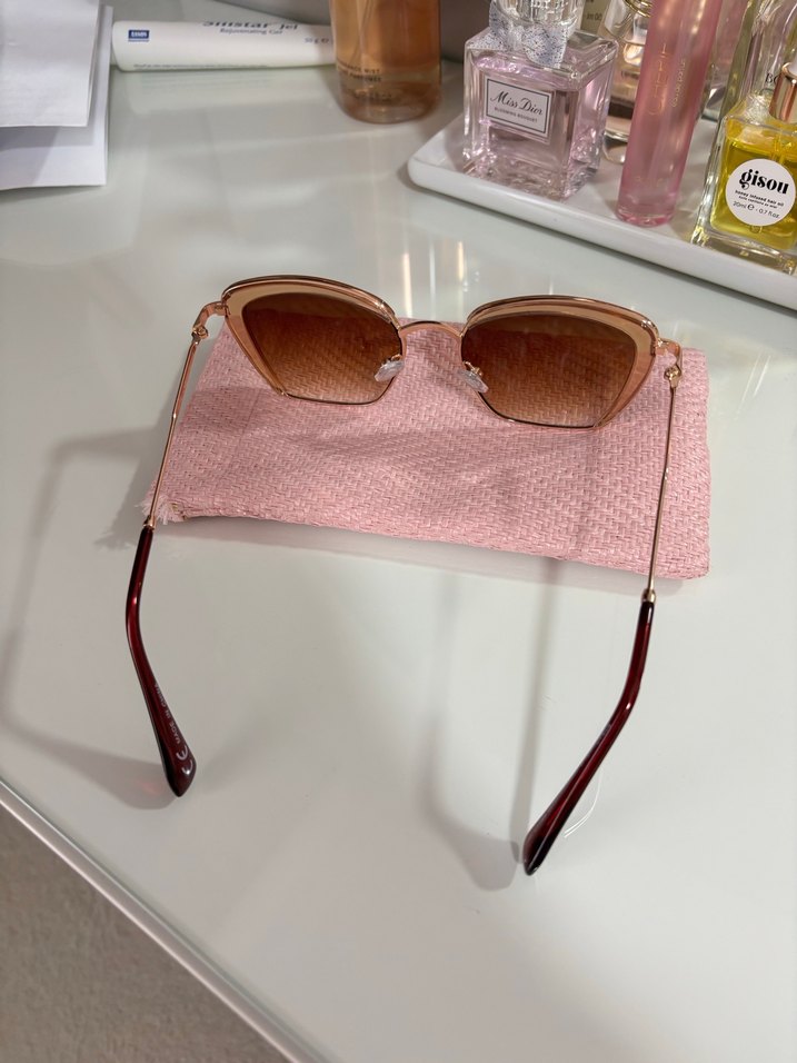 Stradivarius güneş gözlüğü - Görsel 3