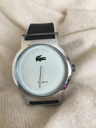 Lacoste saat