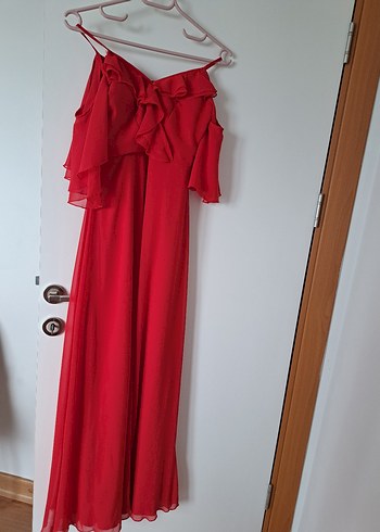 Kırmızı elbise - Görsel 2