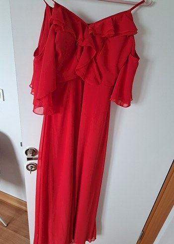Kırmızı elbise - Görsel 4