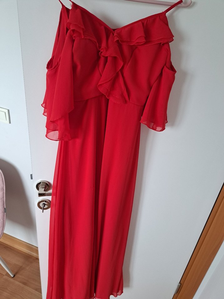 Kırmızı elbise - Görsel 4