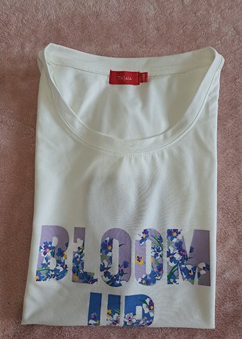 Beyaz Baskılı Kısa Kollu Kadın Tişört - Görsel 3