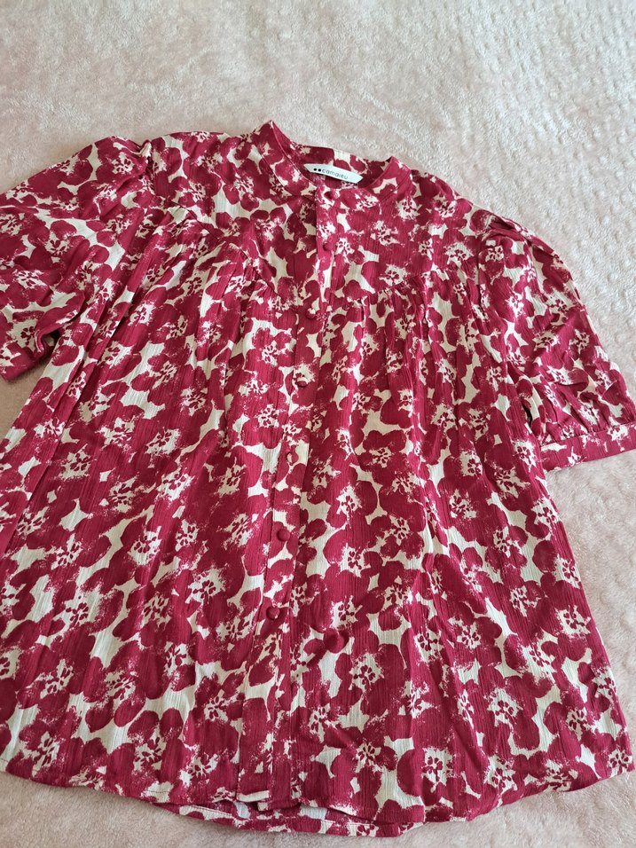 pembe Desenli Pamuklu Düğmeli Bluz - Görsel 3