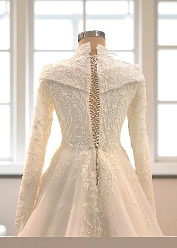 Uzun Kollu Yüksek Yakalı Beyaz Prenses Gelinlik - Görsel 5