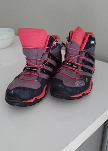 Adidas Pembe Detayli Koyu Gri Outdoor Bot