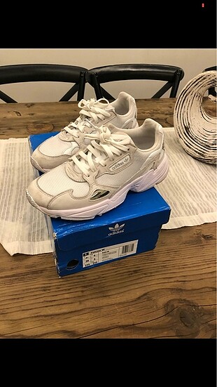 38 Beden Adidas falcon